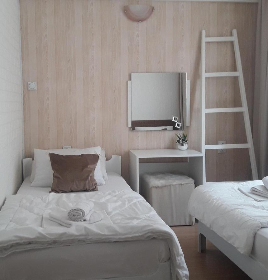 Apartmani Ni Buitenkant foto