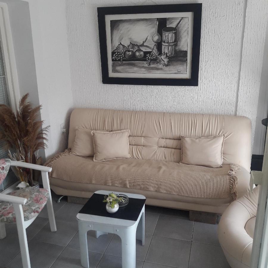 Apartmani Ni Buitenkant foto