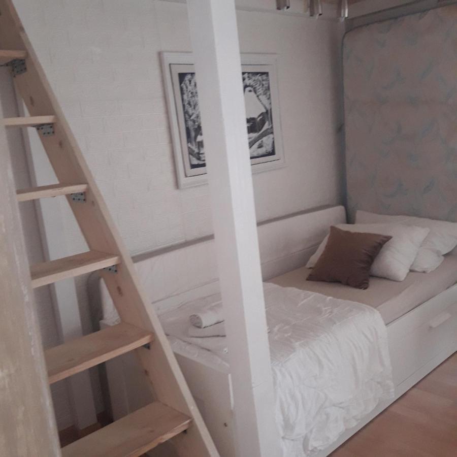 Apartmani Ni Buitenkant foto