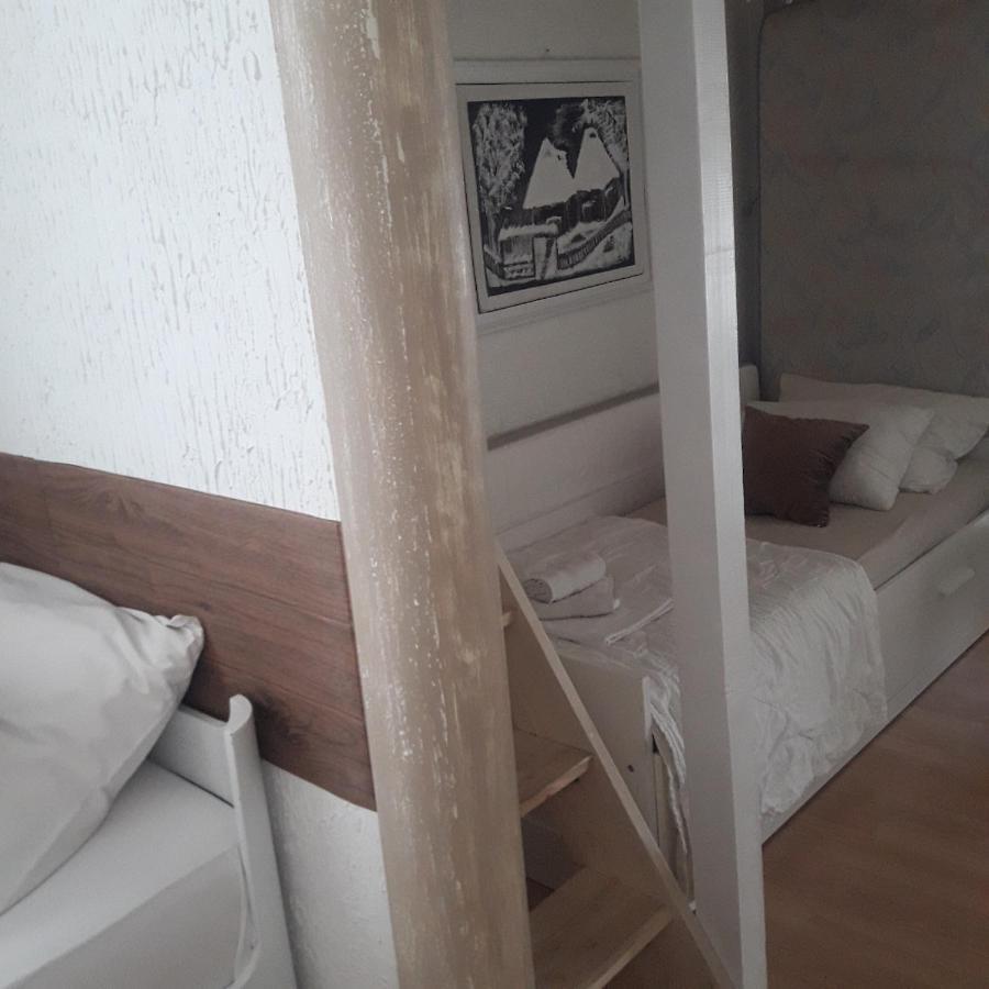 Apartmani Ni Buitenkant foto