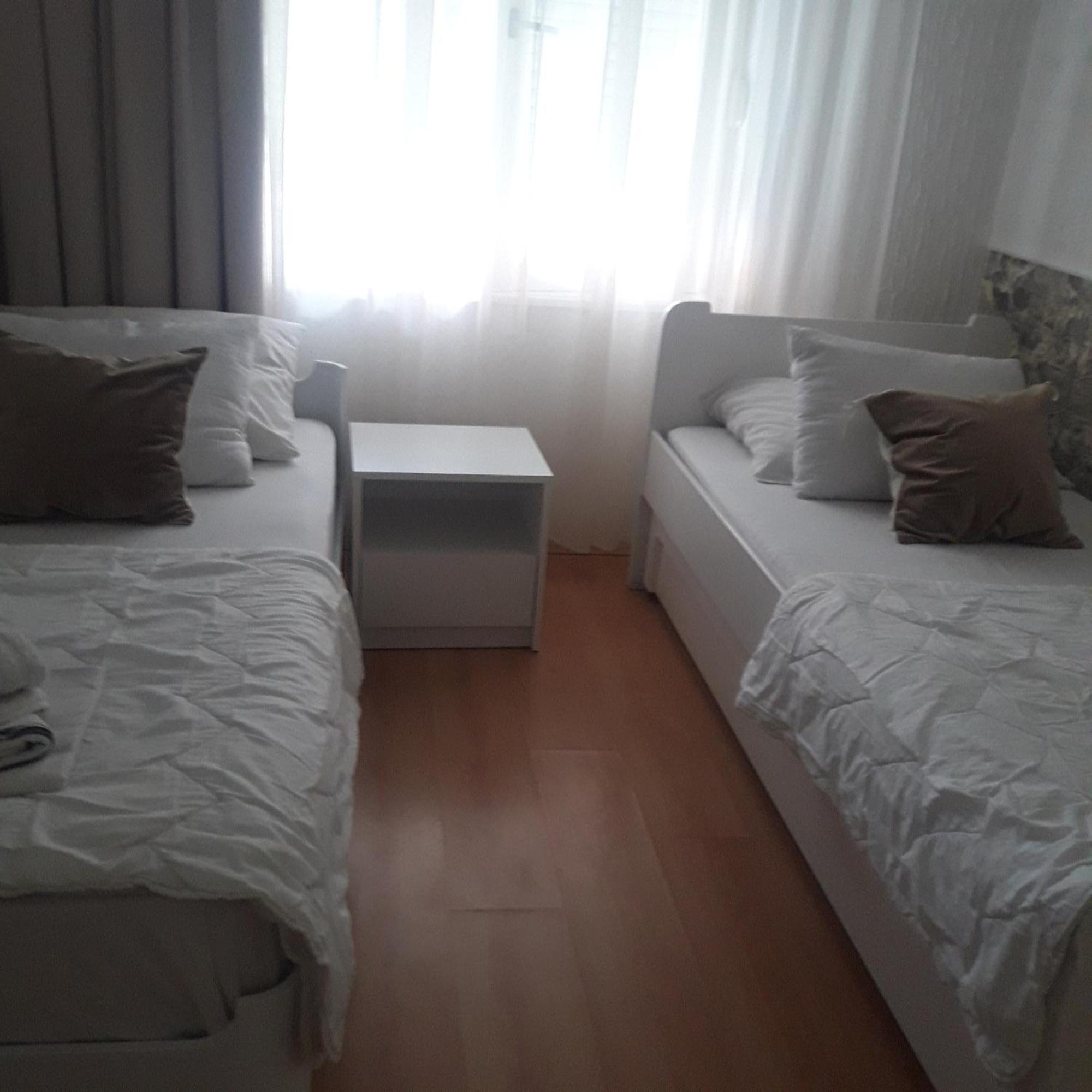 Apartmani Ni Buitenkant foto