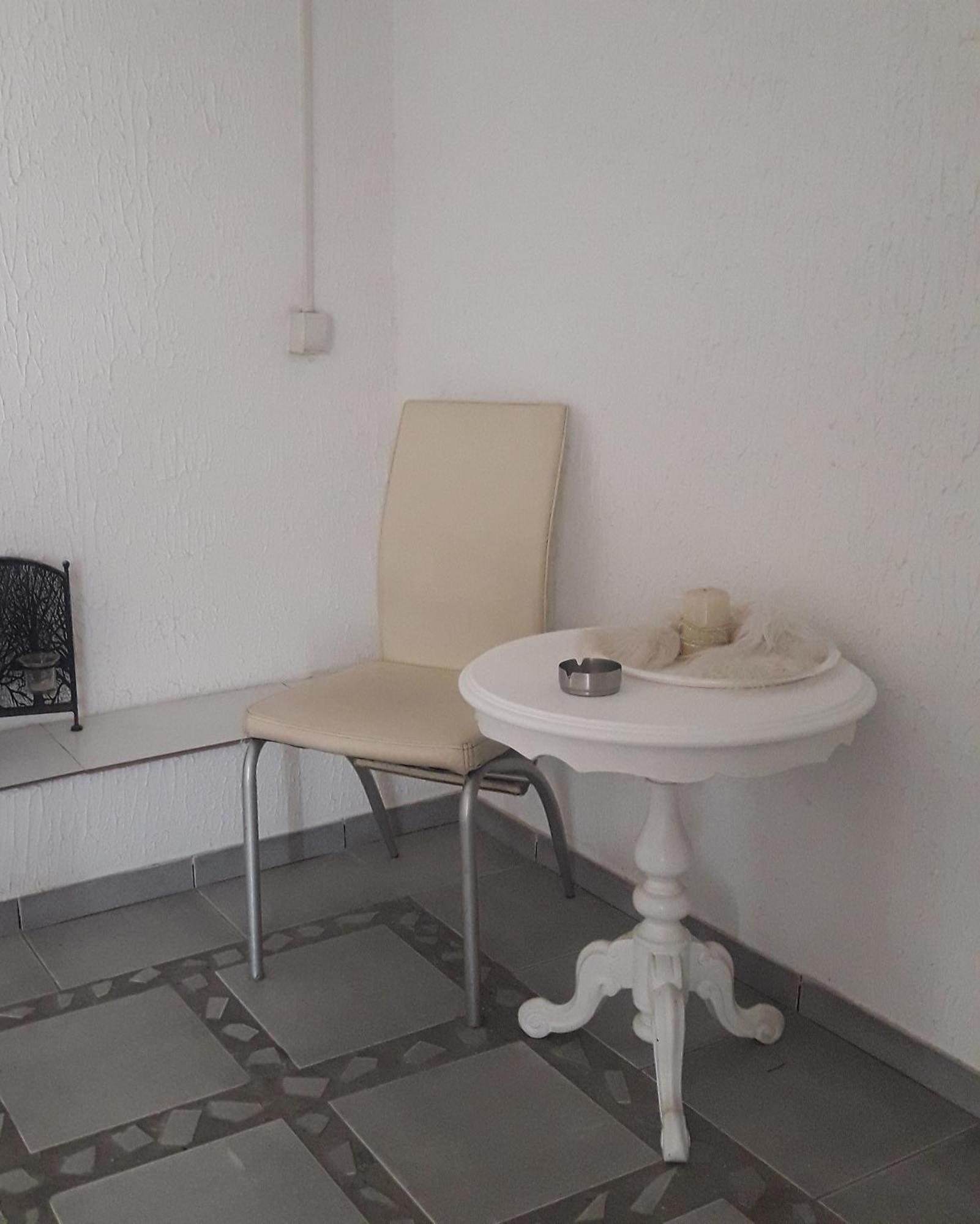 Apartmani Ni Buitenkant foto