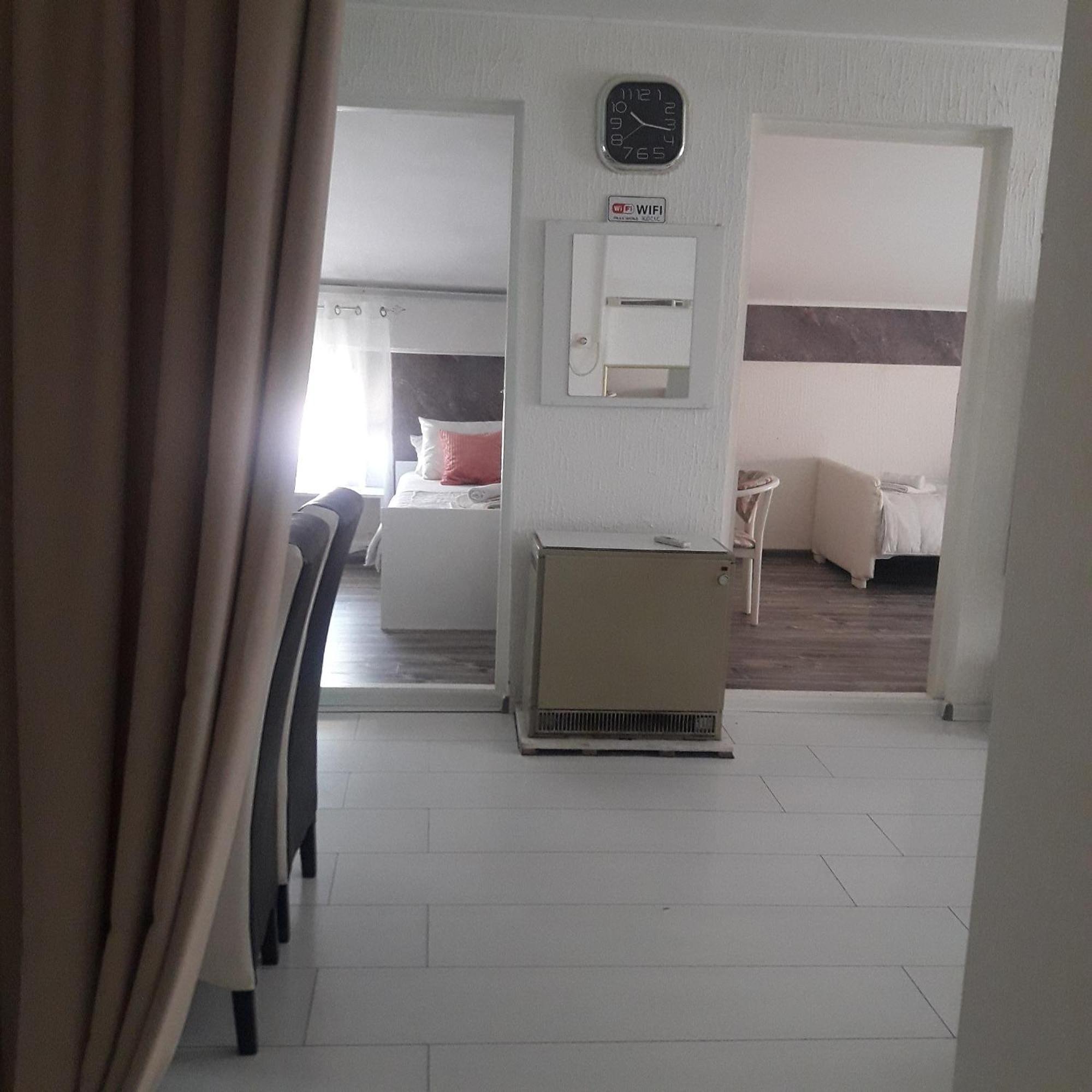 Apartmani Ni Buitenkant foto