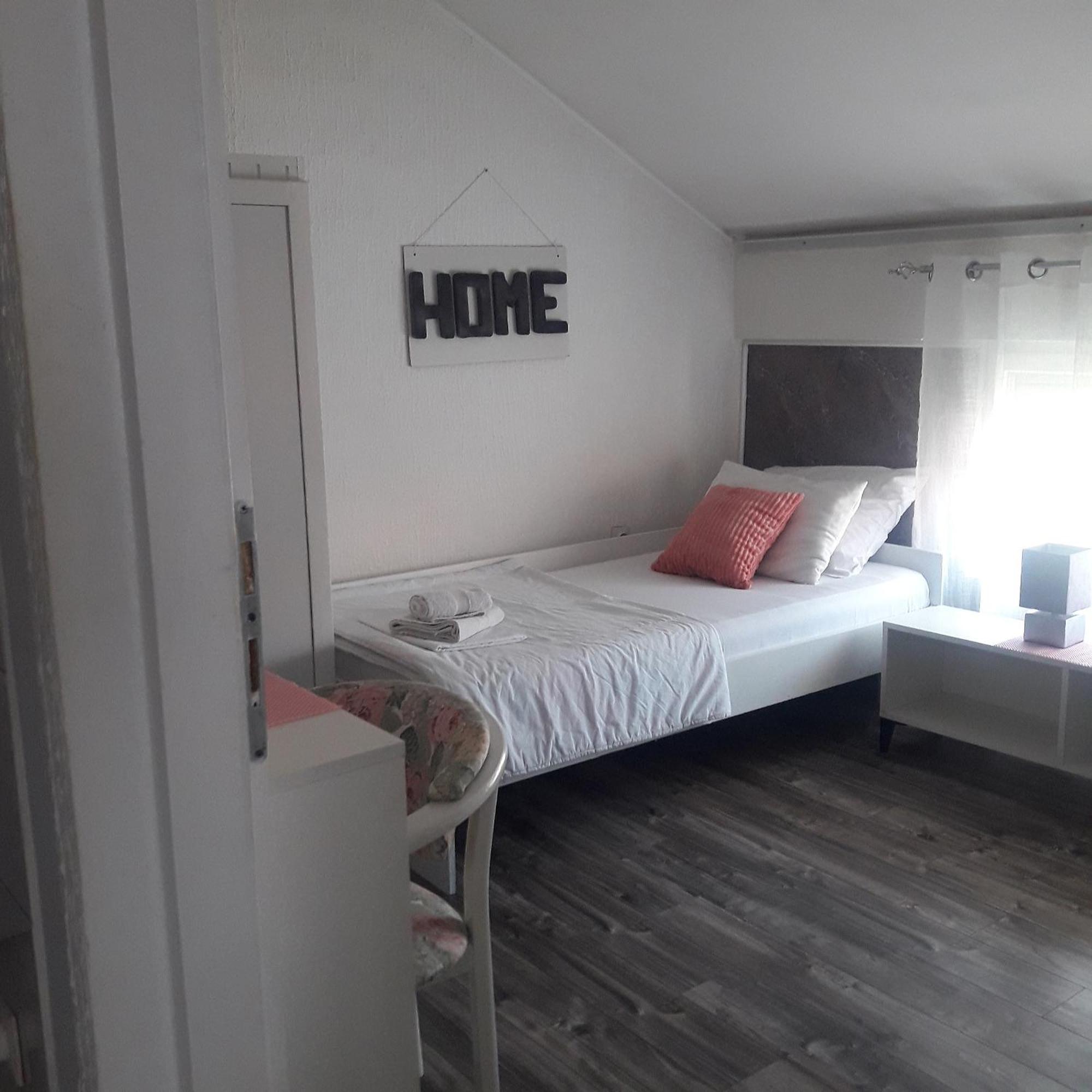 Apartmani Ni Buitenkant foto