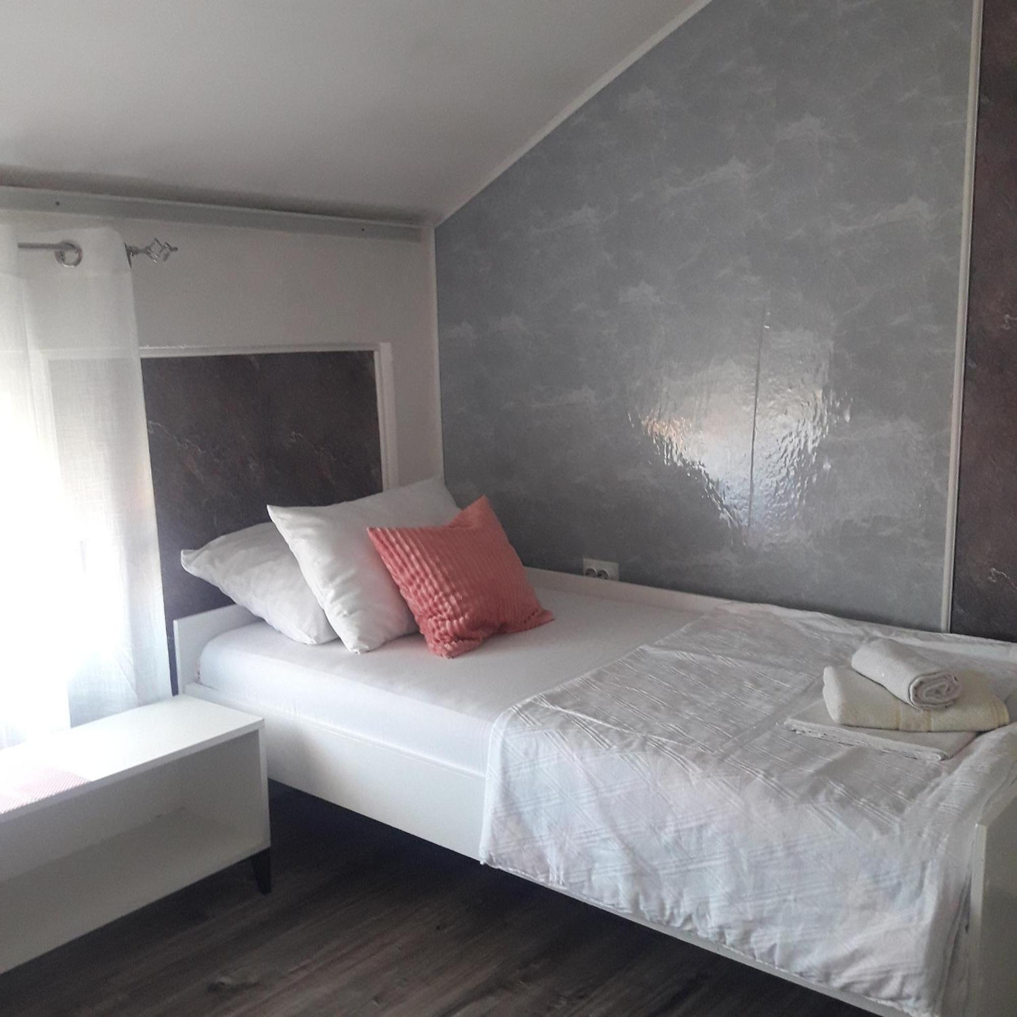 Apartmani Ni Buitenkant foto