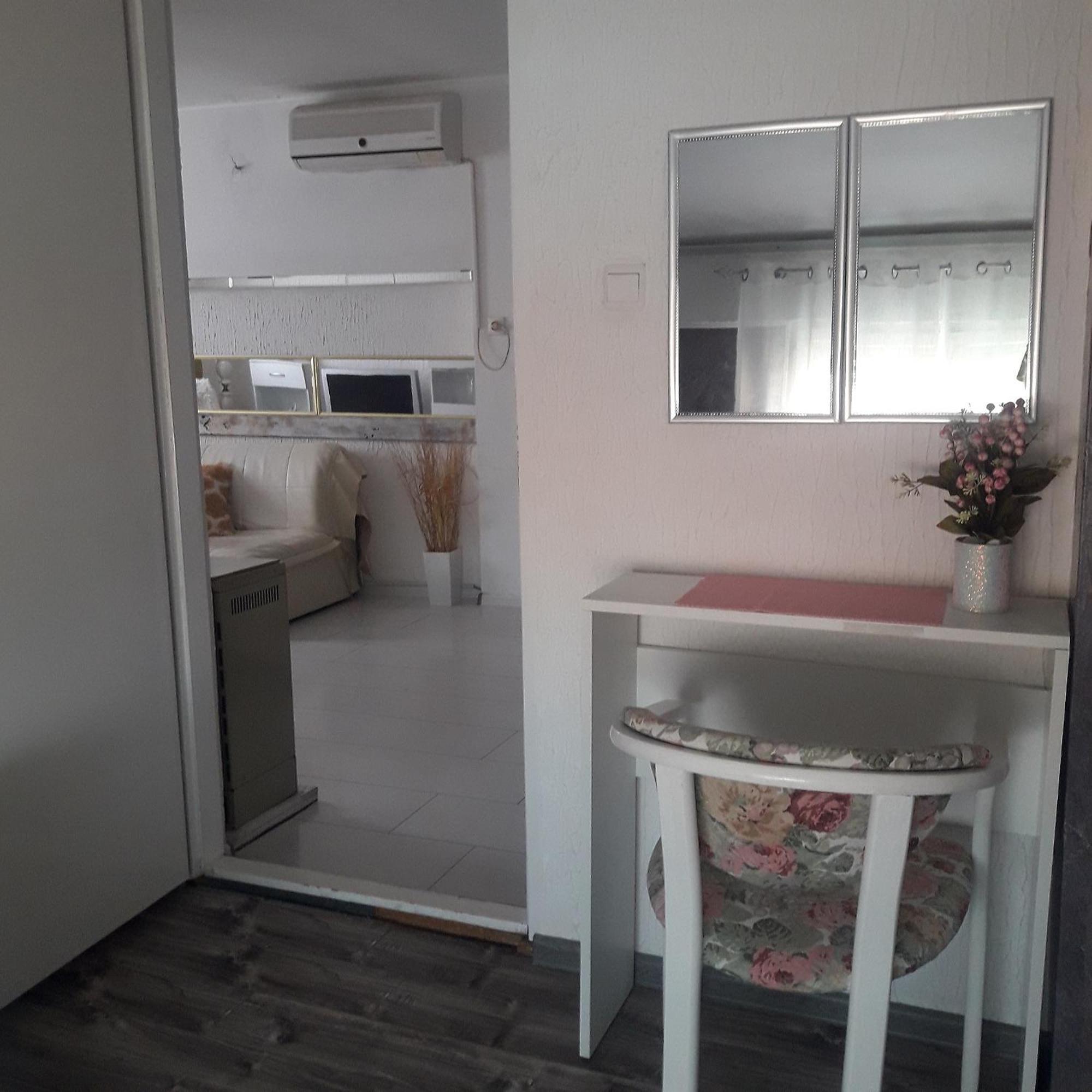 Apartmani Ni Buitenkant foto